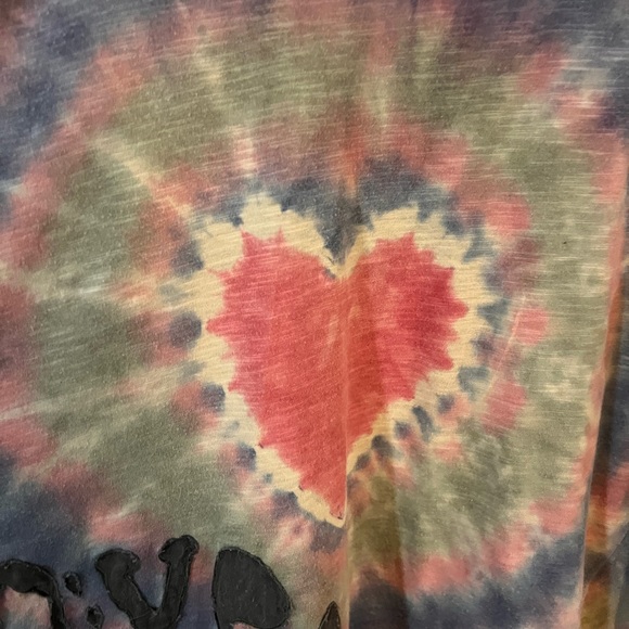 EUC Magnolia Pearl Love Appliqué Dylan Tee Top - Picture 10 of 16